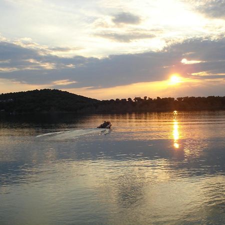 Guesthouse Machi Като-Гацеа Экстерьер фото